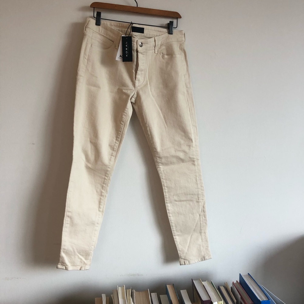 NWT Koral Jeans.